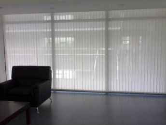 北京房山專業(yè)訂制窗簾、卷簾與陽(yáng)光房天棚簾安裝——室內(nèi)蜂巢簾制作一站式服務(wù)